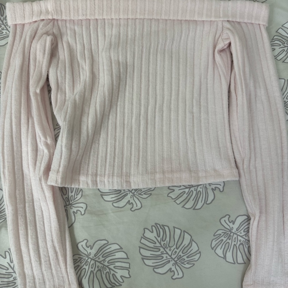 Off-Shoulder Ribbed Pink Top - Picture 3 of 3